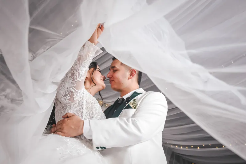 Retrato de los novios el día de su boda en Ibagué.