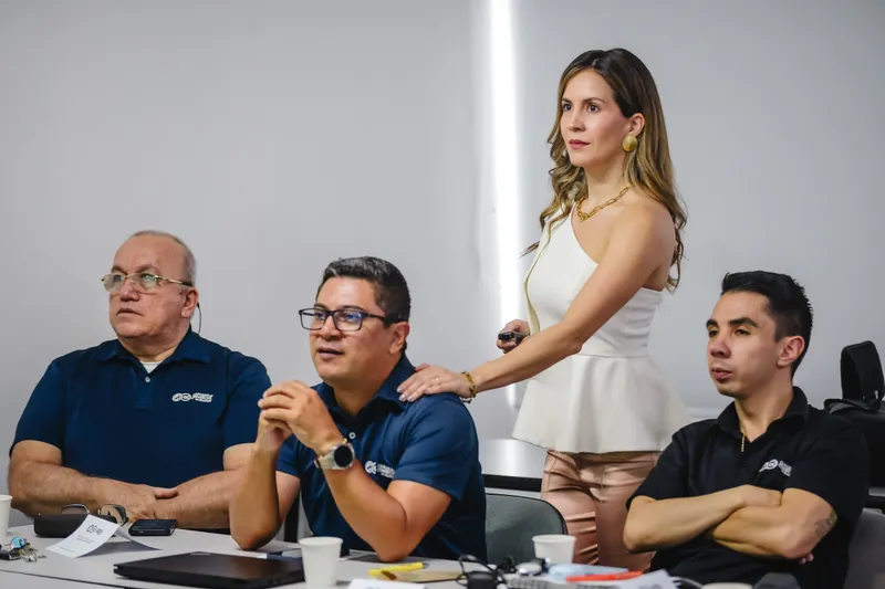 Taller de comunicación empresarial en Ibagué.