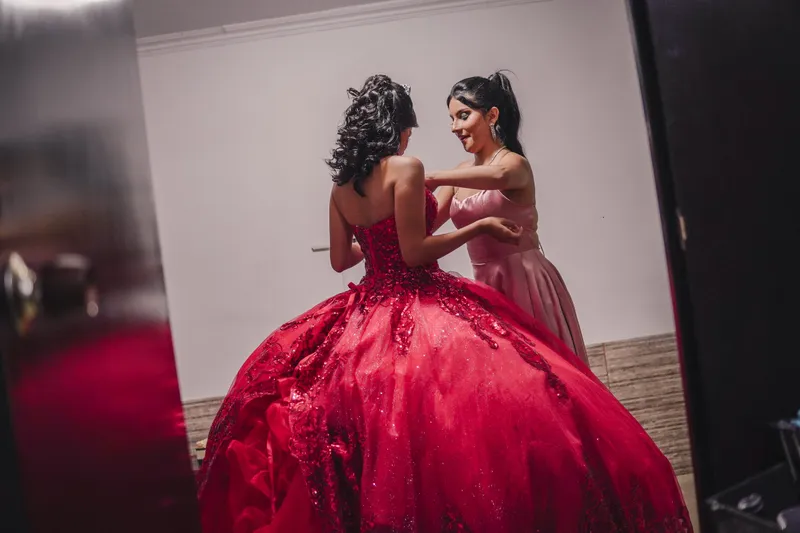 Sesión fotográfica previa a una fiesta de quince años en Ibagué.